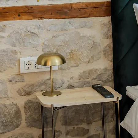 לינה וארוחת בוקר Prisca Luxury With Breakfast 4*