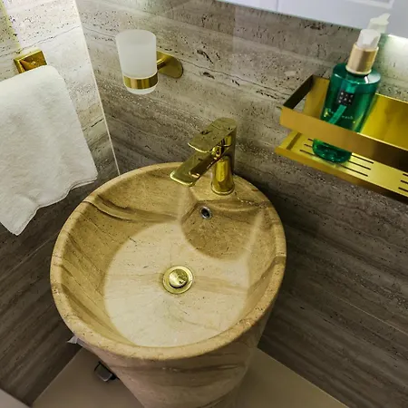 Prisca Luxury With Breakfast לינה וארוחת בוקר ספליט